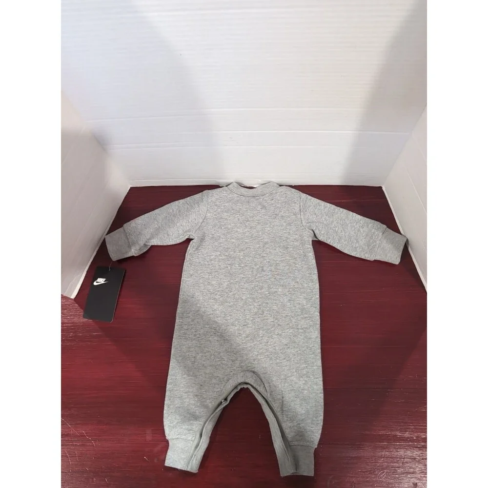 NIKE BABY ONE PIECE GRAY BLACK SWOOSH SIZE 3M NEW - Picture 4 of 10